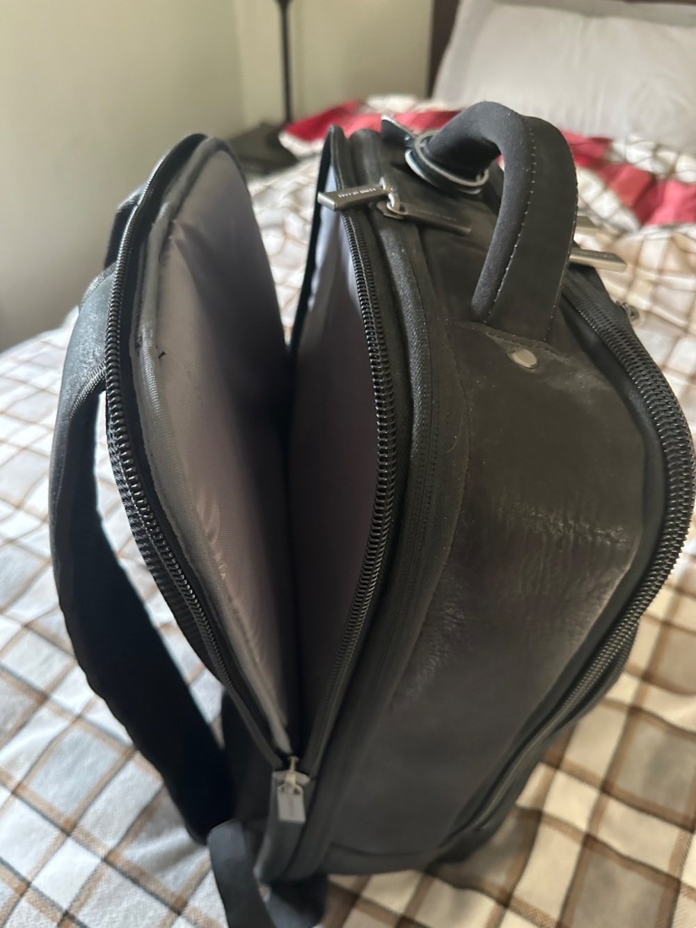 Backpack - Picture 7 of 7